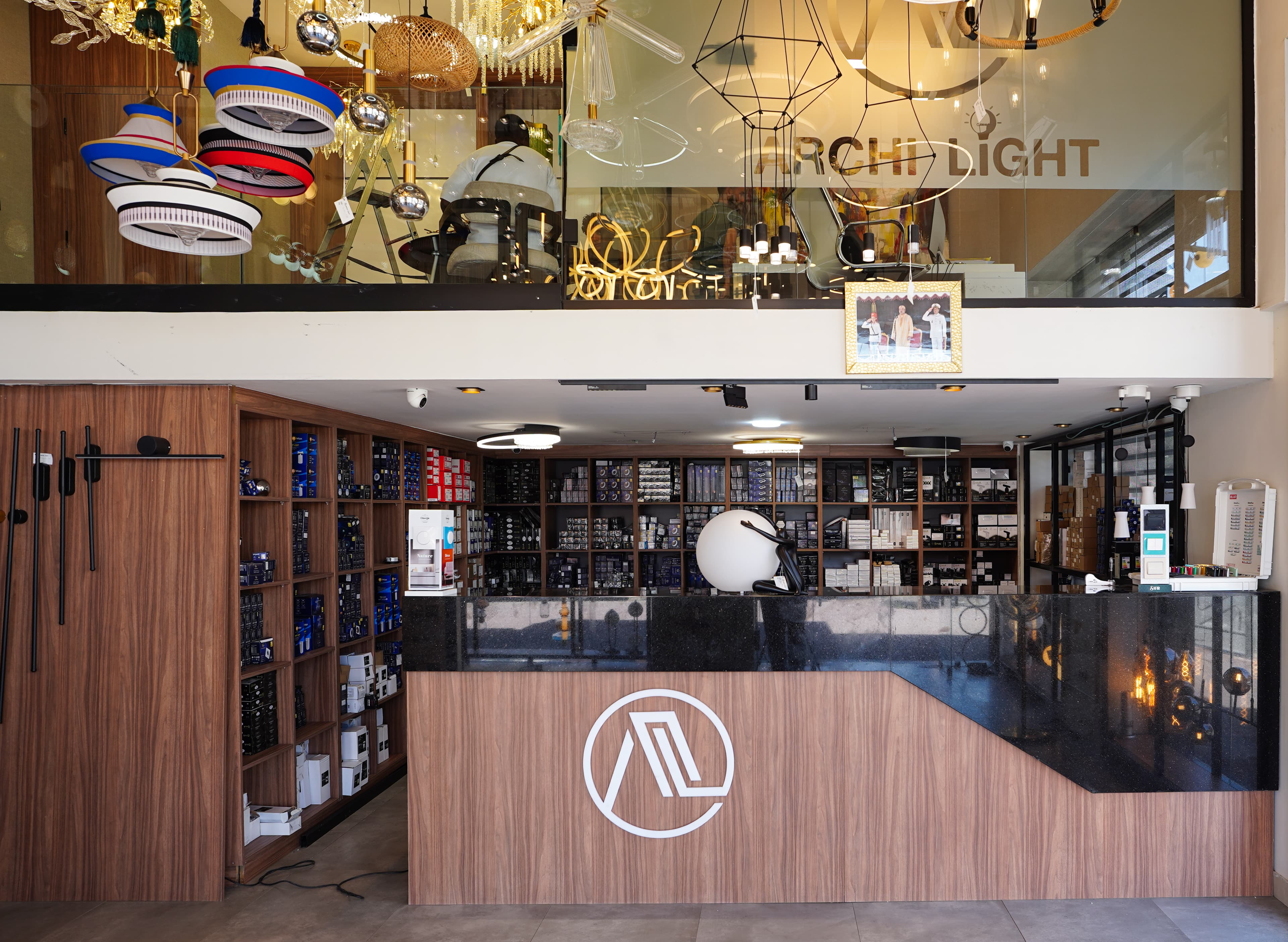 Luminaire décoratif coloré dans un intérieur ARCHiLIGHT